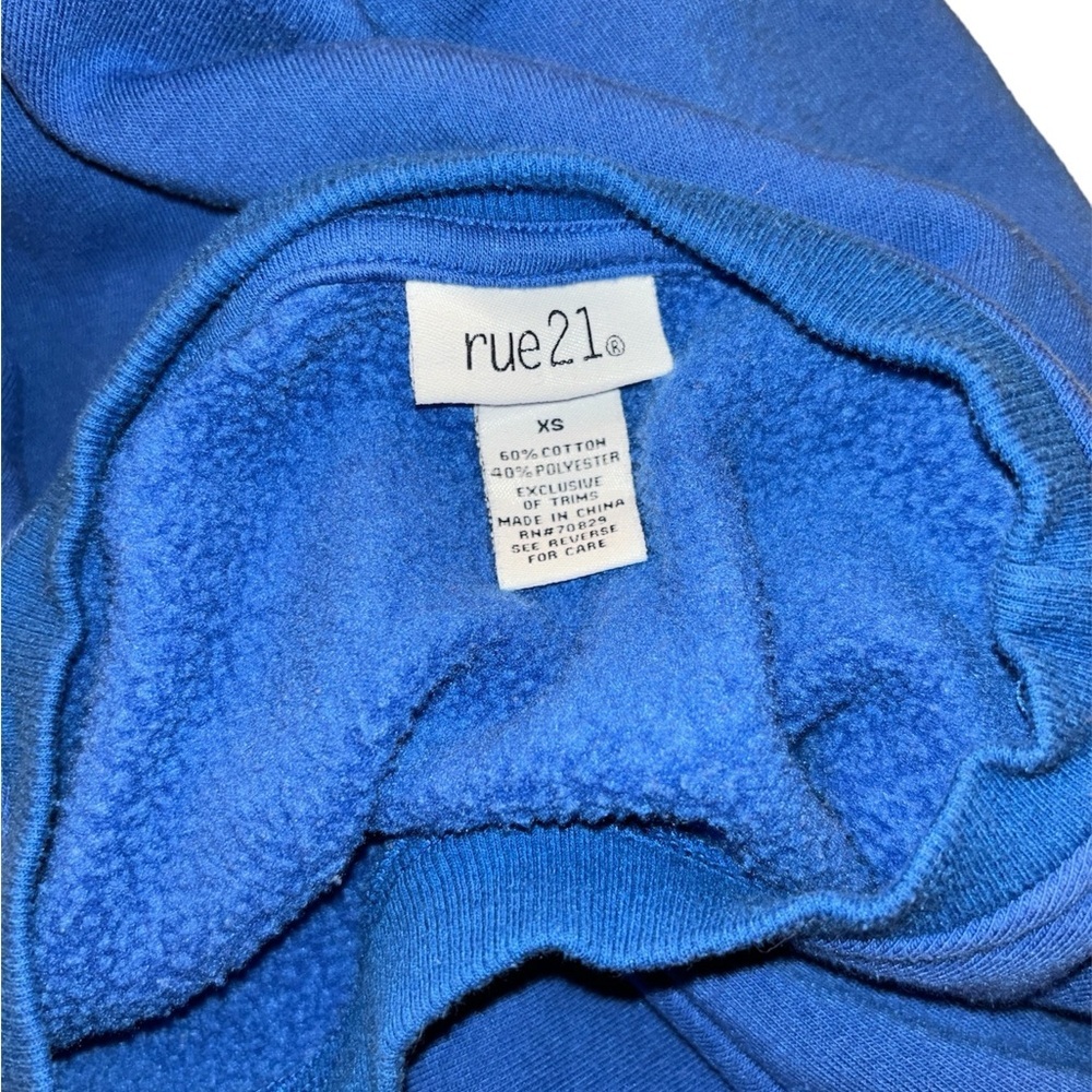 πΈRue21 Blue Cozy Pullover - Picture 3 of 3